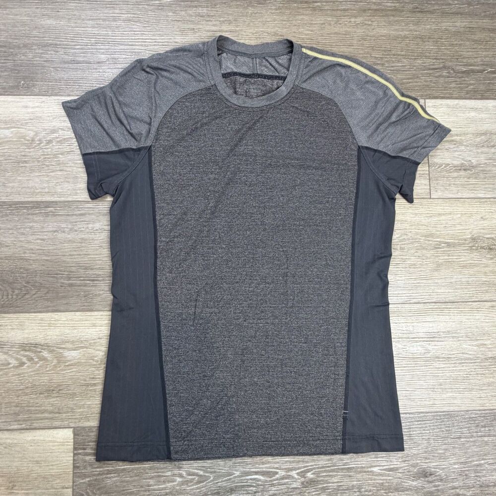 Lululemon Shirt Mens Medium Gray Raglan Short Sleeve Athletic Running Tee